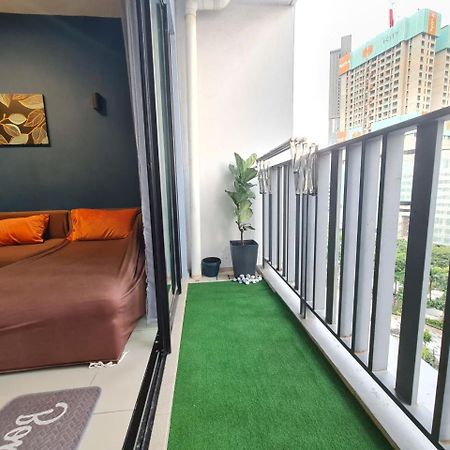 9Pax 2R2B Family Suite, I-City, I-Suite, Hyde, Beside Theme Park, Wifi 50-55" Smart Tv Shah Alam Exterior photo
